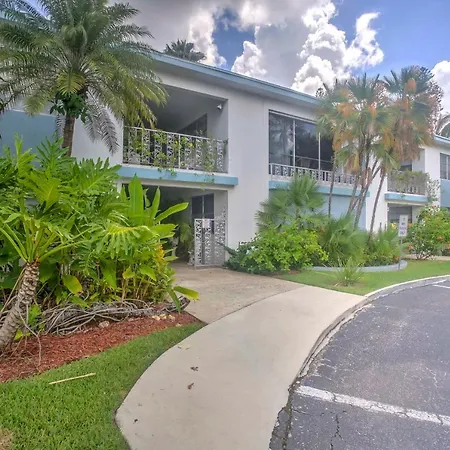 Updated Dtwn Naples Condo Across From Beach! Exterior photo