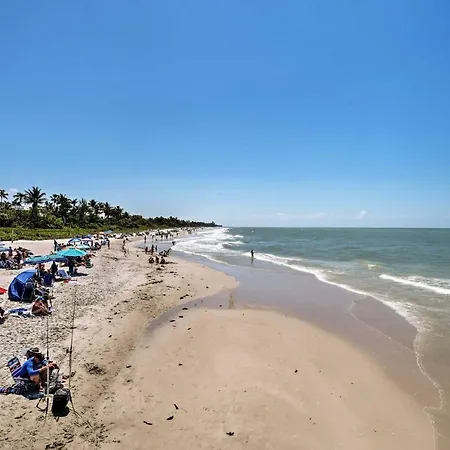 Updated Dtwn Naples Condo Across From Beach! Exterior photo